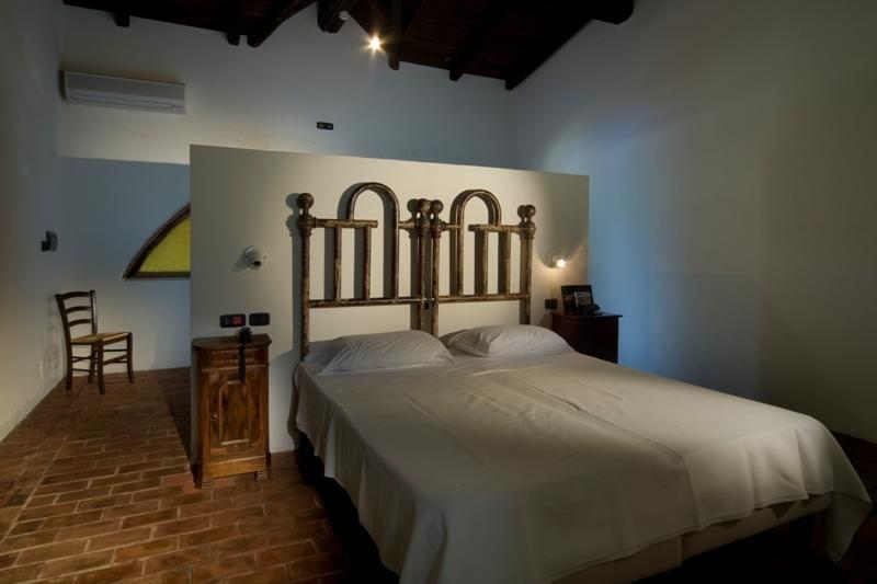 Foro Appio Mansio Hotel Latina Esterno foto