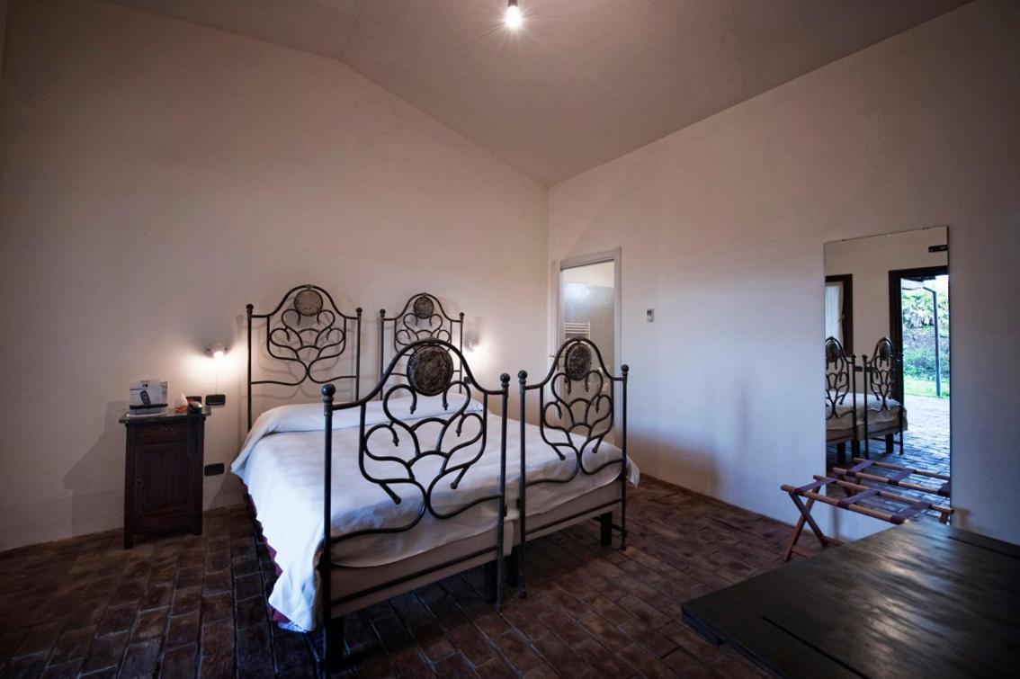 Foro Appio Mansio Hotel Latina Esterno foto